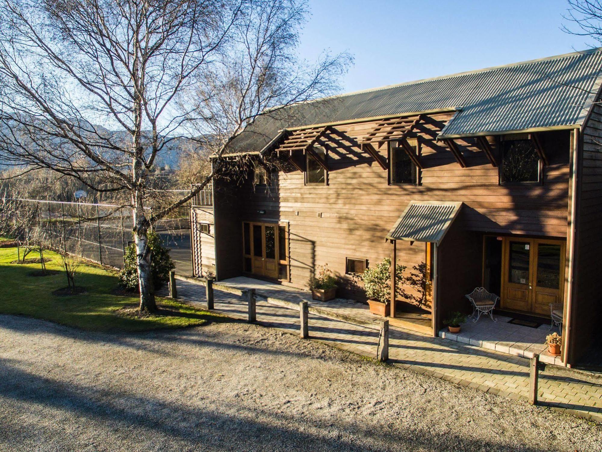 Manata Homestead & Lodge Квинстаун Экстерьер фото