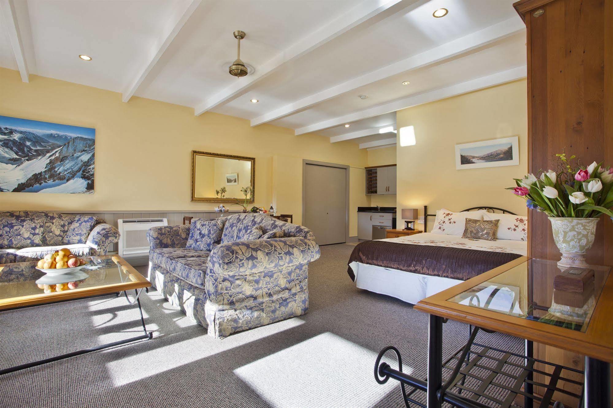 Manata Homestead & Lodge Квинстаун Экстерьер фото